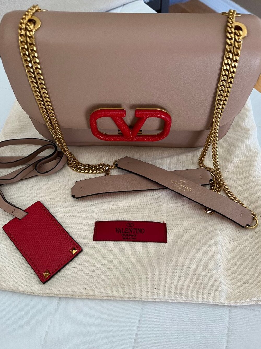 Valentino Garavani Small VLOCK Chain Shoulder Bag - Authentic - Picture 5 of 17